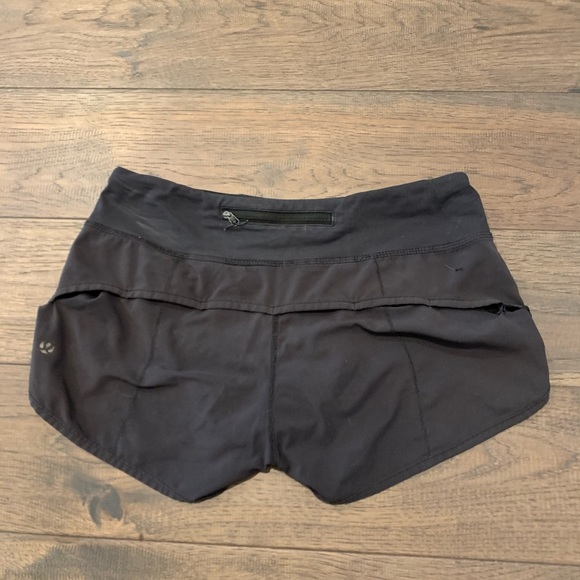 Lululemon Speed Up Short Black 2.5 inch (size 4) - Picture 3 of 7